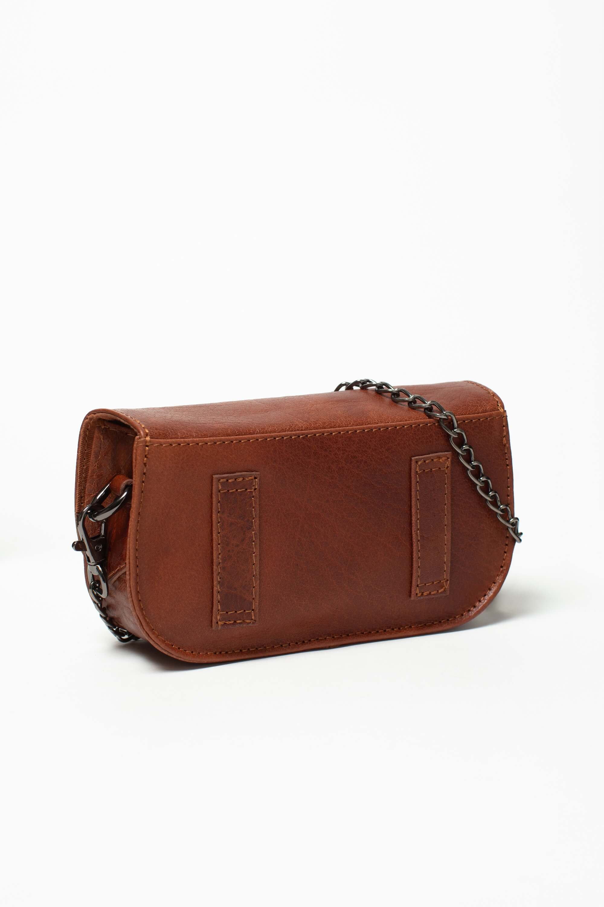 Sac bandoulière Alice Héritage de Charlay Stone en cuir pleine fleur cognac patiné à la main.