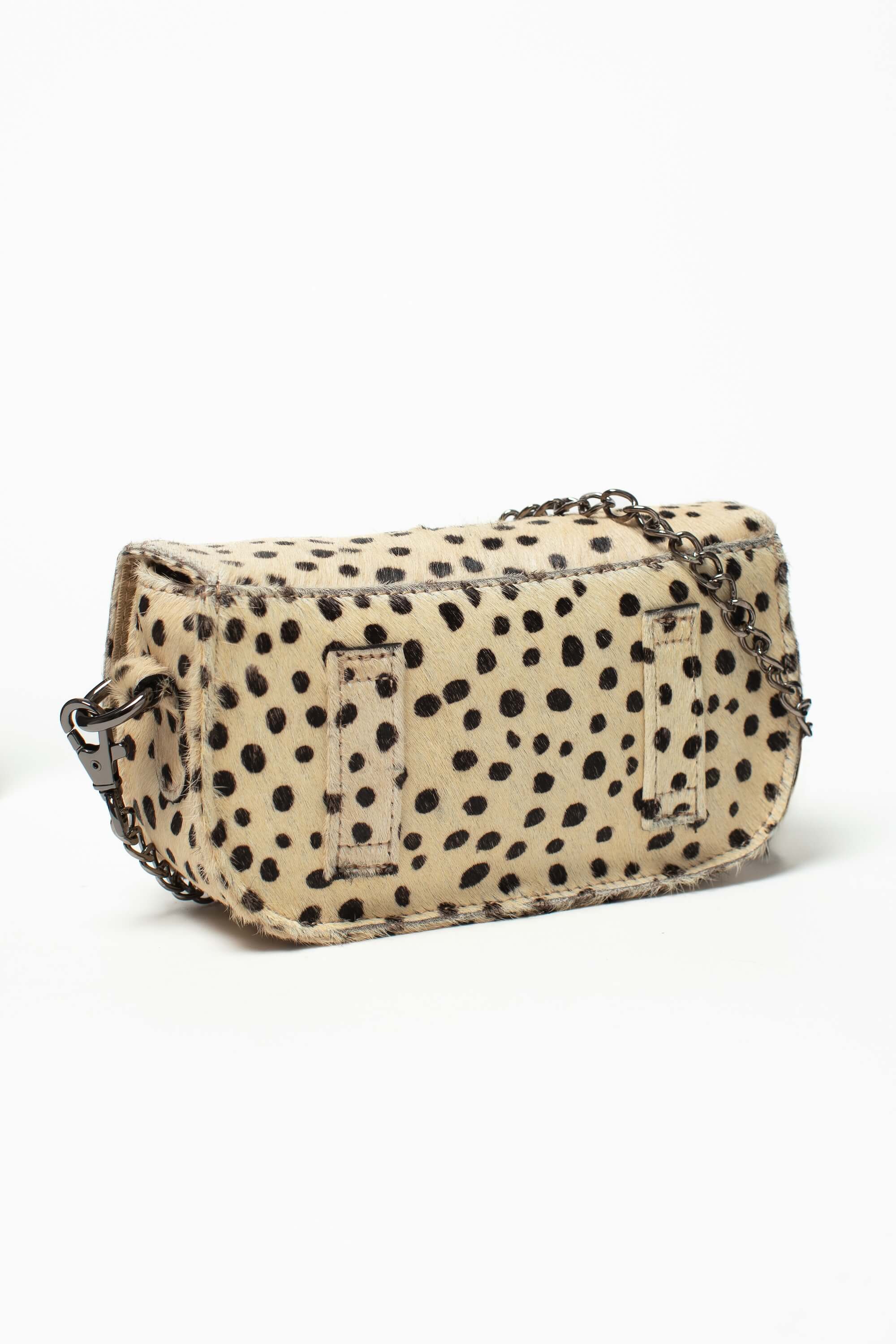 Sac bandoulière Alice Fauve de Charlay Stone en cuir pony animalier imprimé beige à pois noirs.