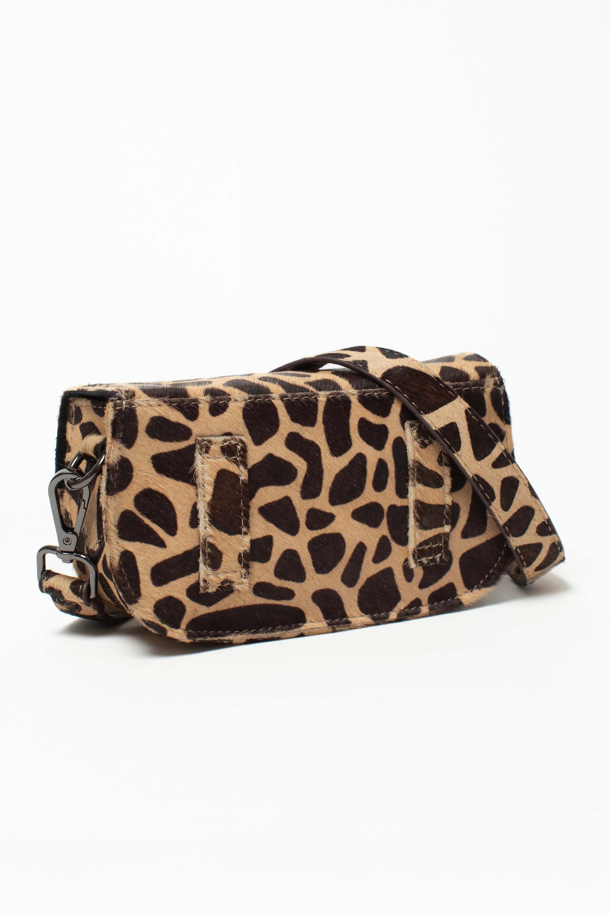 Sac bandoulière Alice Fauve de Charlay Stone en cuir pony animalier imprimé girafe.