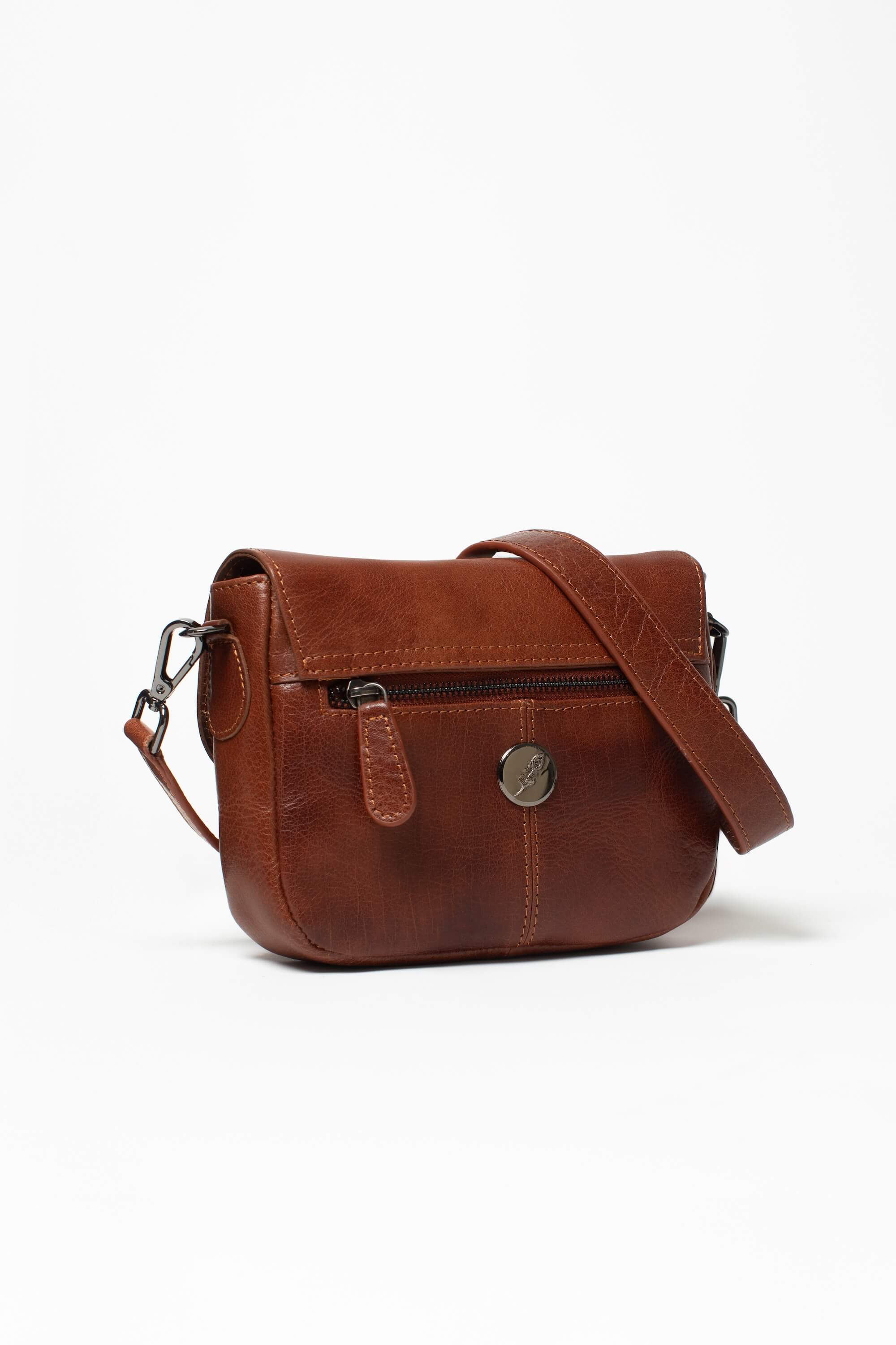 Sac bandoulière Mouna Héritage de Charlay Stone en cuir pleine fleur cognac patiné à la main.